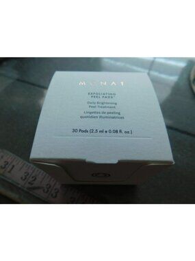 Monat Exfoliating Peel Pads Lot of 29 pads in box